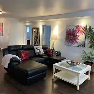 Apartment Beautiful Private Full, Brossard